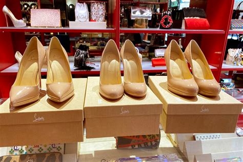 christian louboutin factory outlet paris